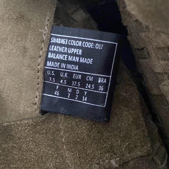 Skechers Olive Green Distressed Suede Leather Slip-on Western Boots Booties - Picture 5 of 7